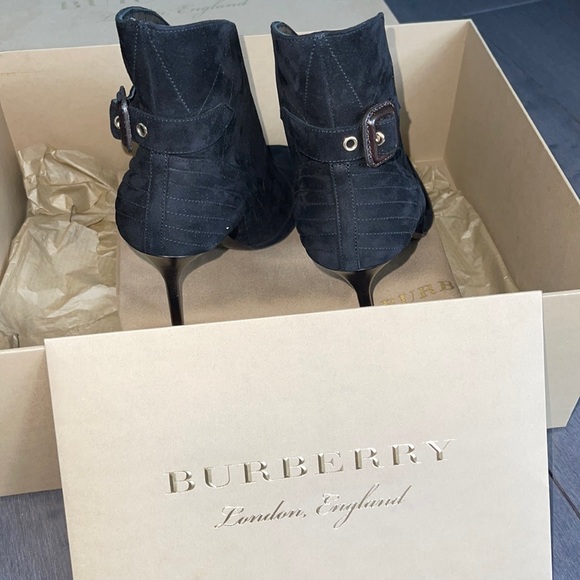 Burberry Suede Peep-toe ankle boots. Size 7 - Picture 7 of 8
